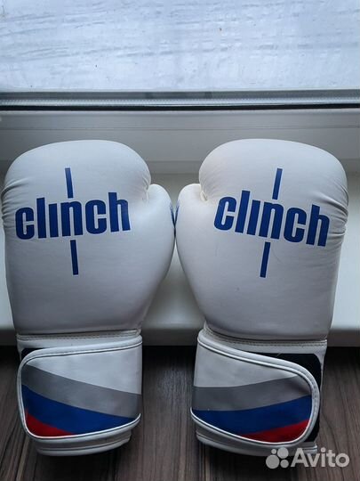 Боксерские перчатки clinch