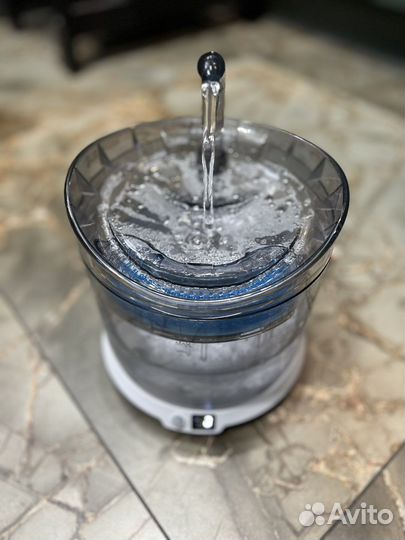 Автоматический фонтан поилка для кошек и собак