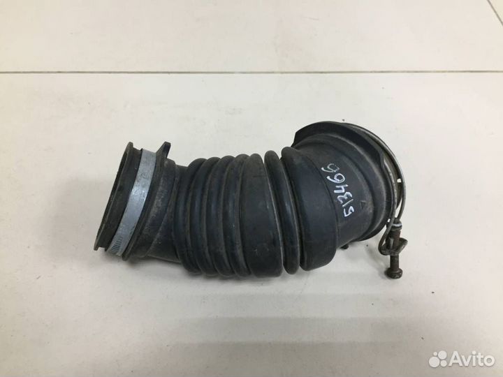 Патрубок воздушного фильтра Toyota Corolla E150 20