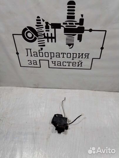 Замок крышки багажника Mazda CX-7