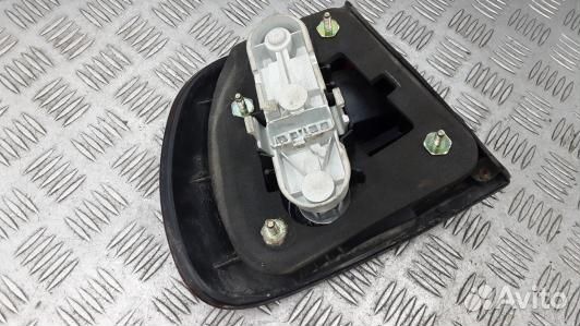 Фонарь задний правый volvo V40 VW (HSE04MY01)