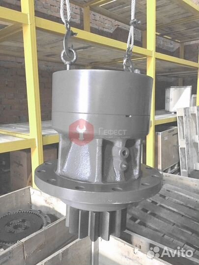 Редуктор поворота JCB JS200S 334/J7006