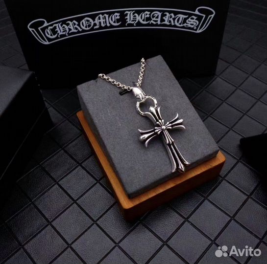 Украшение Chrome Hearts