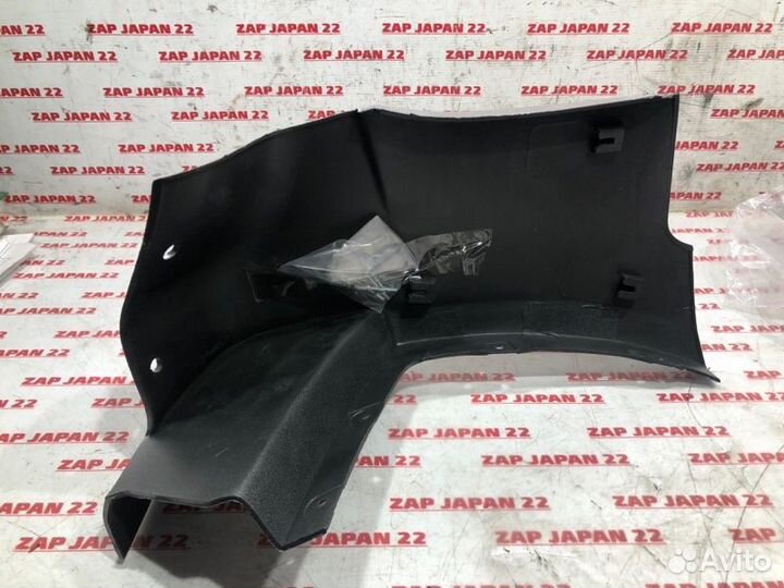 Брызговик передний левый Mitsubishi Pajero