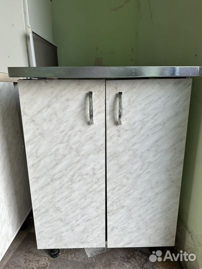 Кухонные шкафы, раковина,мойка