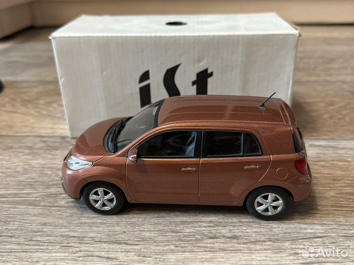 Toyota iST 1/24 Toyota Official Product