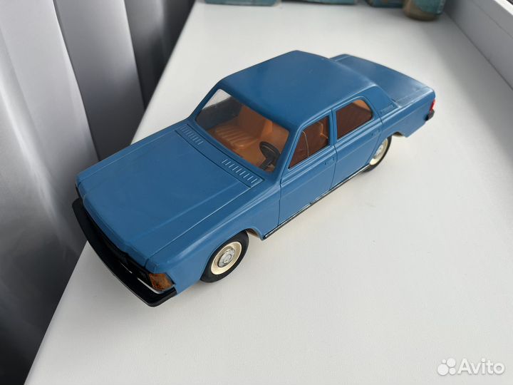 Автомобиль газ 3102 Волга