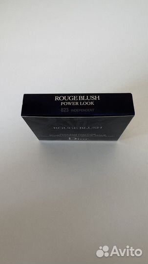 Румяна dior rouge blush power look 823