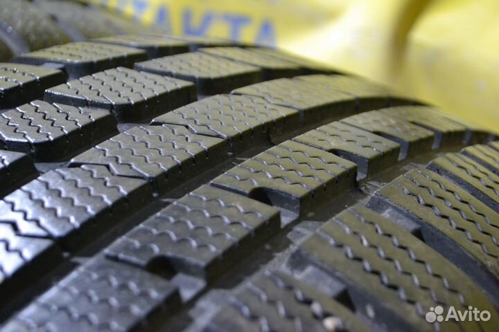 Kumho I'Zen KW27 235/50 R18