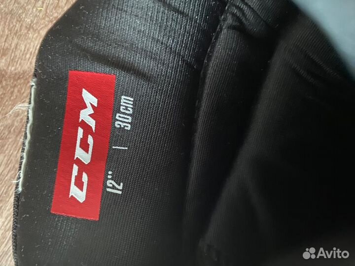 Продам хоккейную экипировку