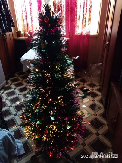 Ёлки искусственные 3 шт разные