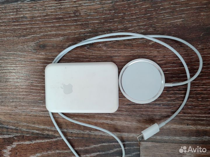Повербанк magsafe на Айфон
