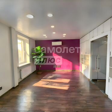 Продам офисное помещение, 61.8 м²