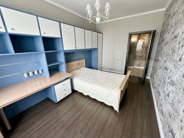 4-к. квартира, 108 м², 4/10 эт.