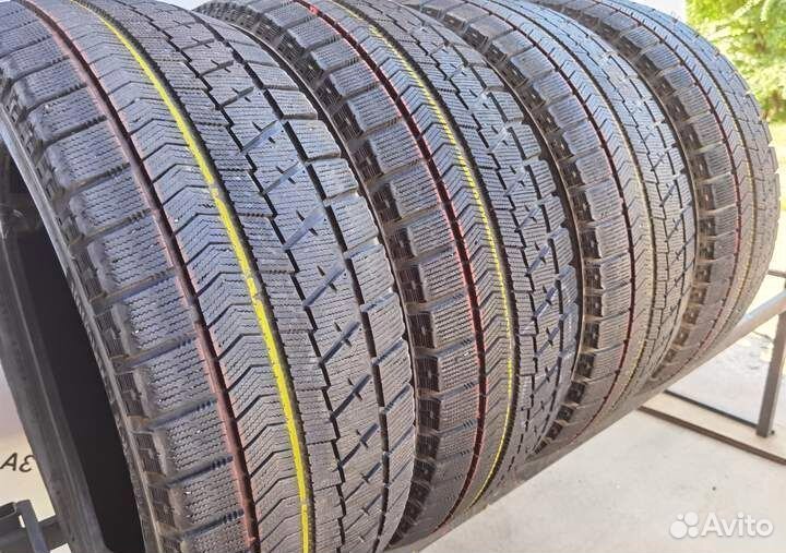Bridgestone Blizzak VRX 215/55 R17 97V
