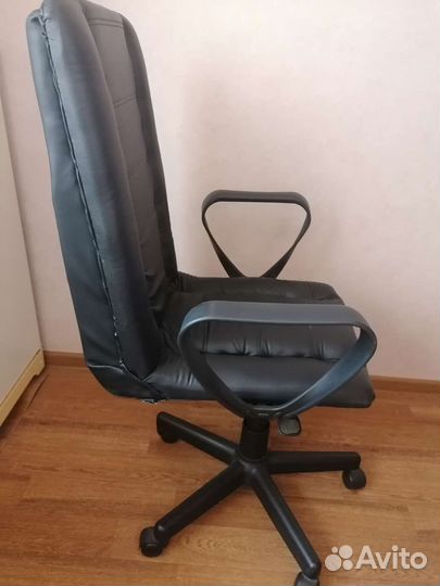 Компьютерное кресло