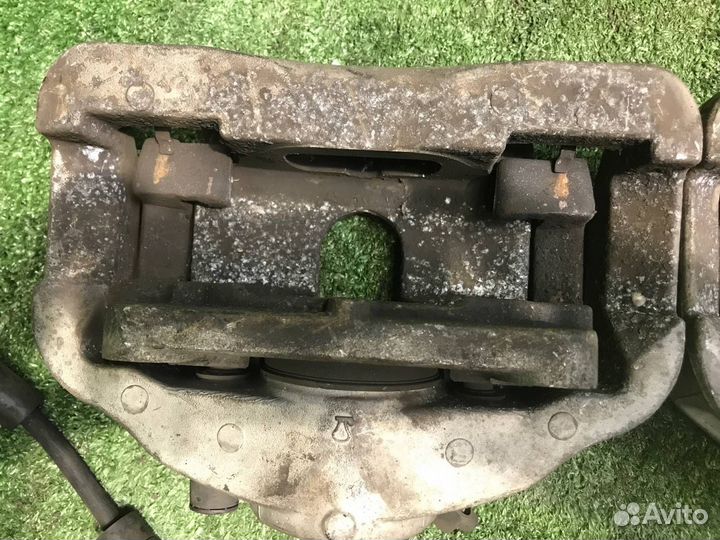 Суппорта передняя Bmw 5-Series E60 E60 N52B30 2007