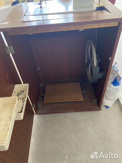 Швейная машина Чайка 143