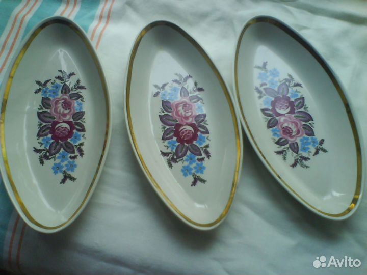 Селедочницы и кофейник и омлетница силиконовая