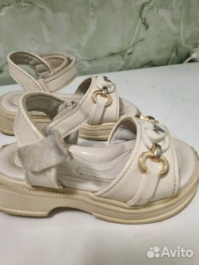 Босоножки на девочку