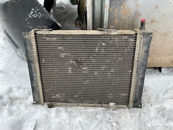 Основной радиатор охлаждения Мерседес 124