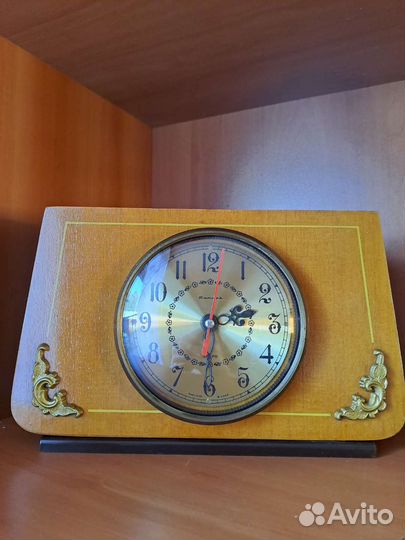 Настольные часы Янтарь, кварц