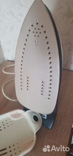 Утюг паровой United