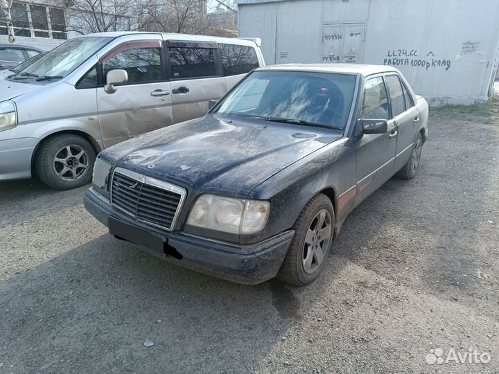 Mercedes-Benz E-класс 2.2 AT, 1994, битый, 365 000 км