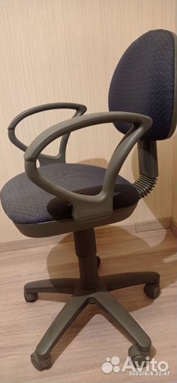 Кресло детское (компьютерное) бу