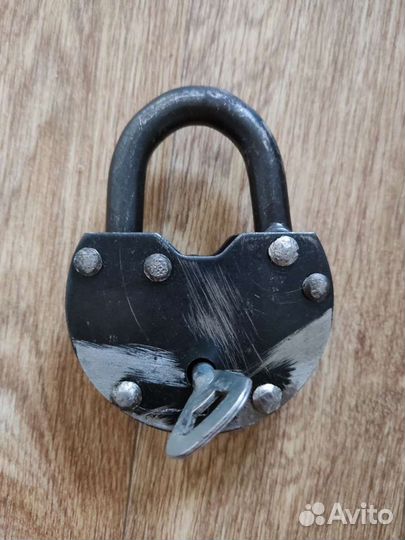 Замок навесной, ухват для консервирования