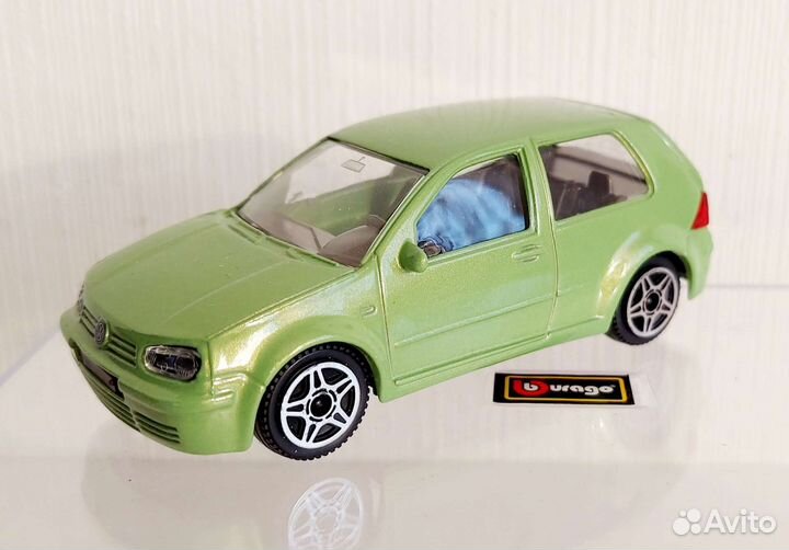 Volkswagen Golf машинка Bburago 1 43 Италия