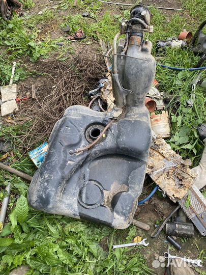 Бензобак volkswagen golf 2