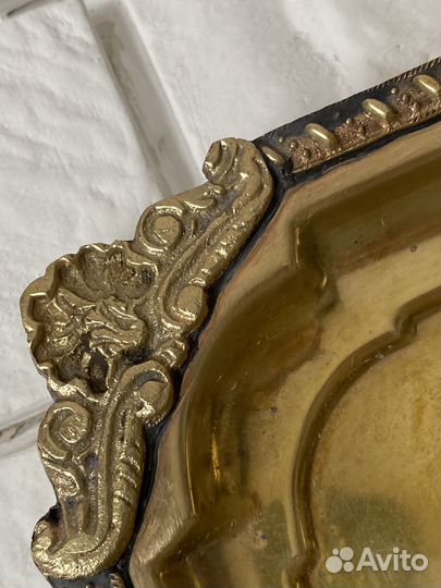 Поднос латунный