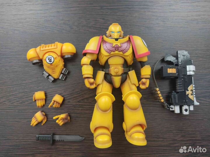 Imperial fists intercessor warhammer от Бандай