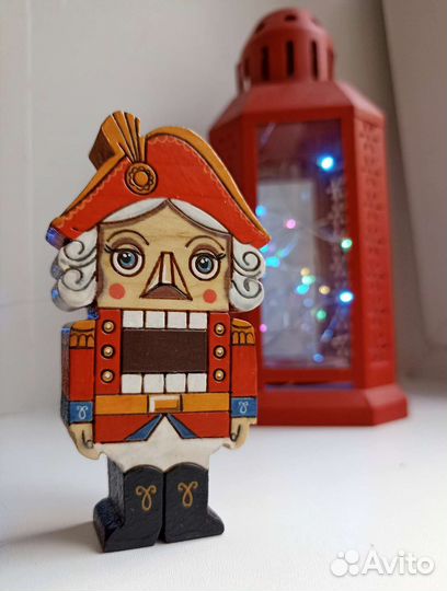 Деревянный Щелкунчик