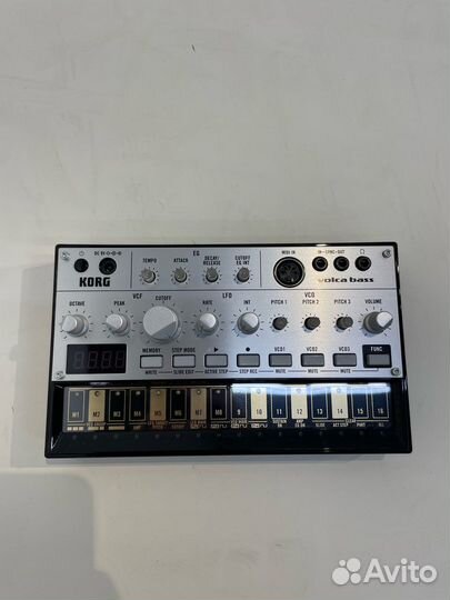 Korg volca bass