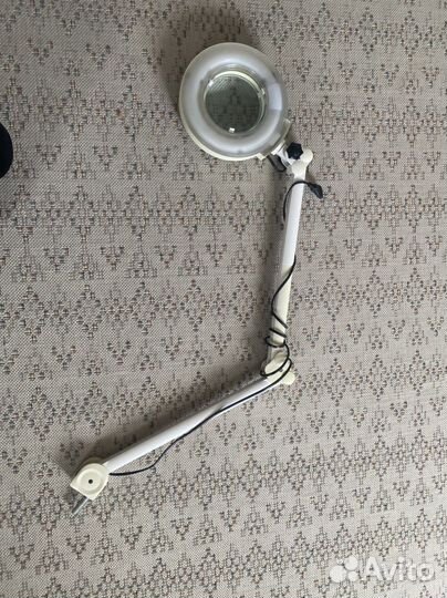 Лампа лупа для косметолога б/у на кронштейне