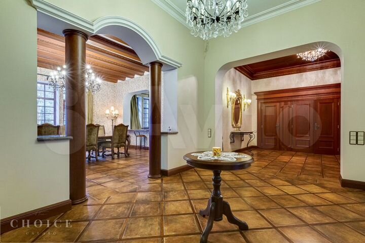 Коттедж 980 м² на участке 15 сот.