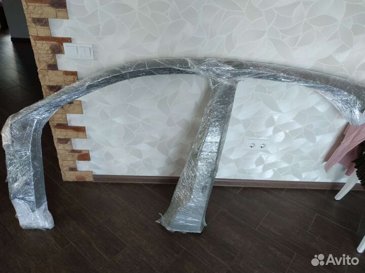 Верхняя часть боковины левая (без порогов)