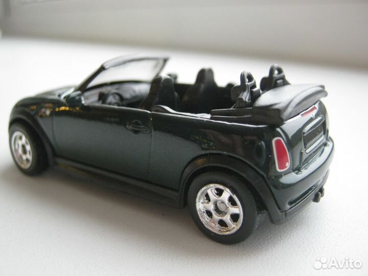 Модель машинка Mini Cooper S Cabrio (Welly) 1/60