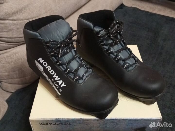 Лыжные ботинки