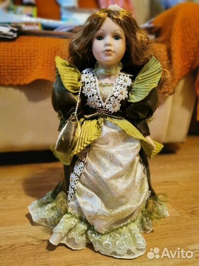 Кукла на подставке