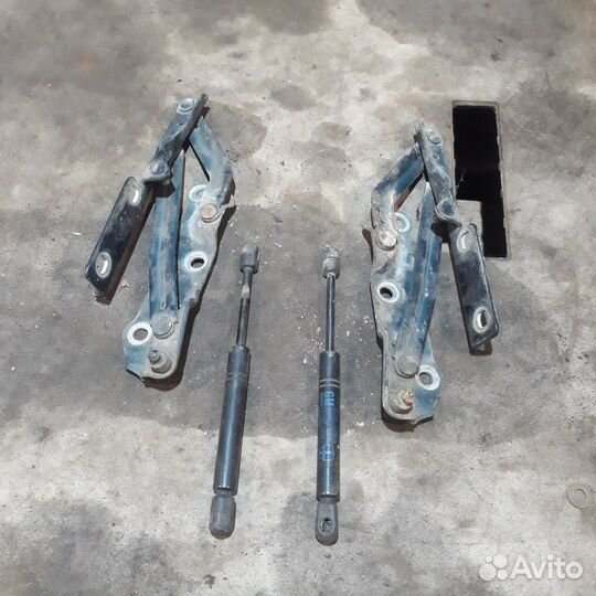 Петли капота Опель Вектра Б