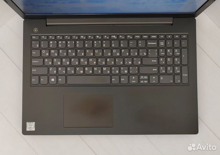 Игровой Ноутбук Lenovo 15.6 Core i3-8130U 8/256SSD