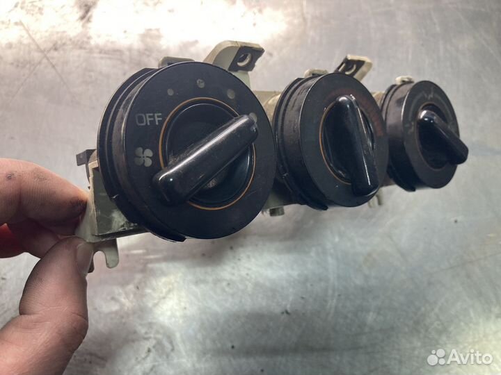 Переключатель печки Митсубиси Галант 90 год