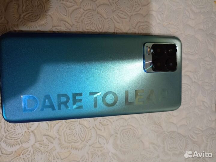 Телефон Realme8 pro