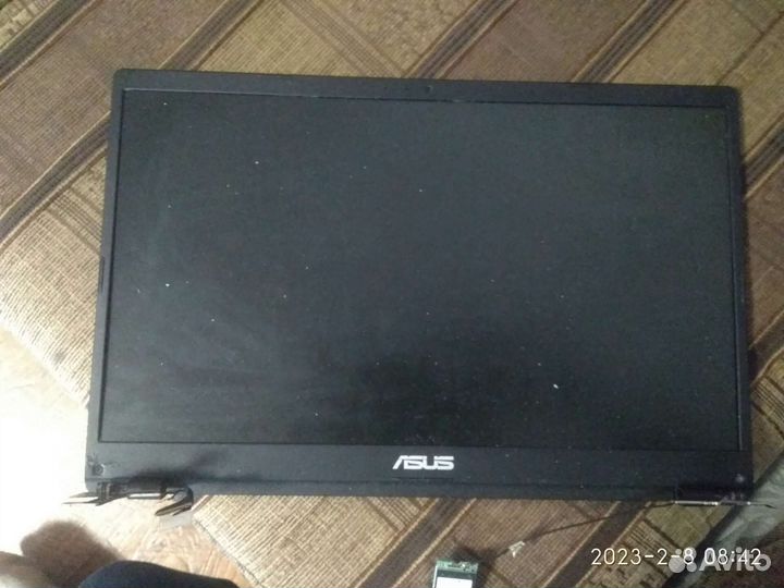 Дисплей asus R522M