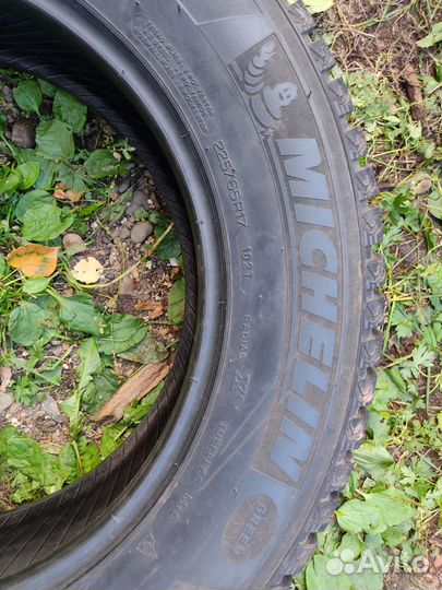 Michelin Latitude X-Ice North 2 + 225/65 R17