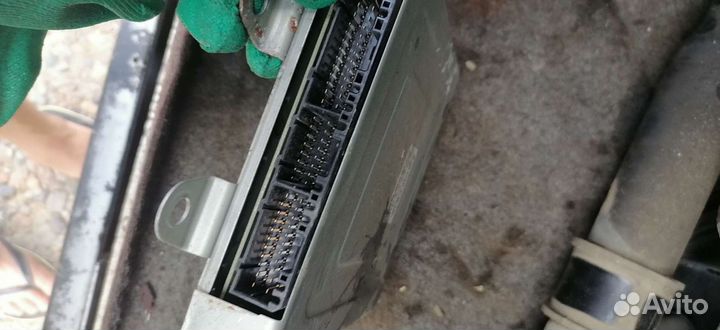 Блок управления двигателем 4G93 1.8 98г Mitsubishi