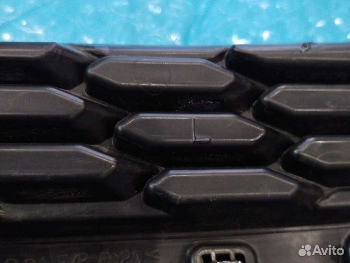 Решетка радиатора Rav 4 (4) дорестайлинг левая Б/У